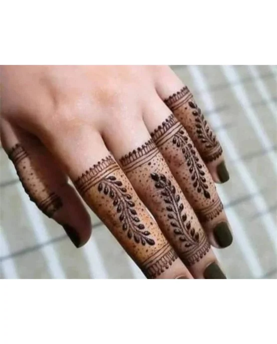 Grand Arch Back Finger Mehndi Design Spread